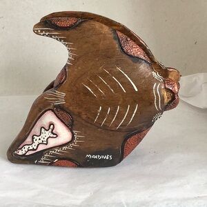 Vintage hand carved fish for letters or napkins papers hand painted too